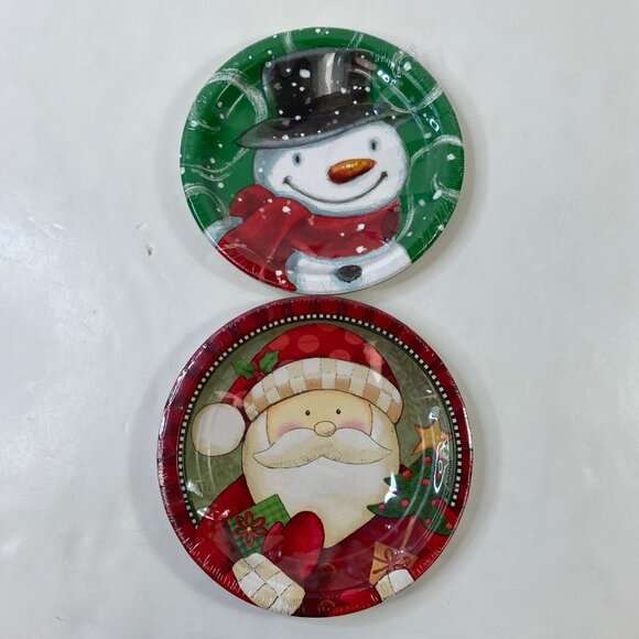 American Greetings 2 Pack Holiday Paper Plates Cozy Santa & Frosty Friends - Picture 1 of 5